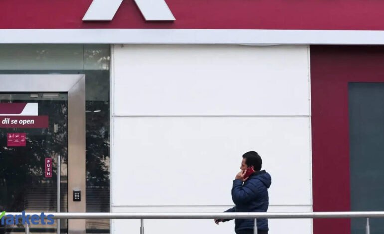 Axis Bank raises $800 million through dual bond sale