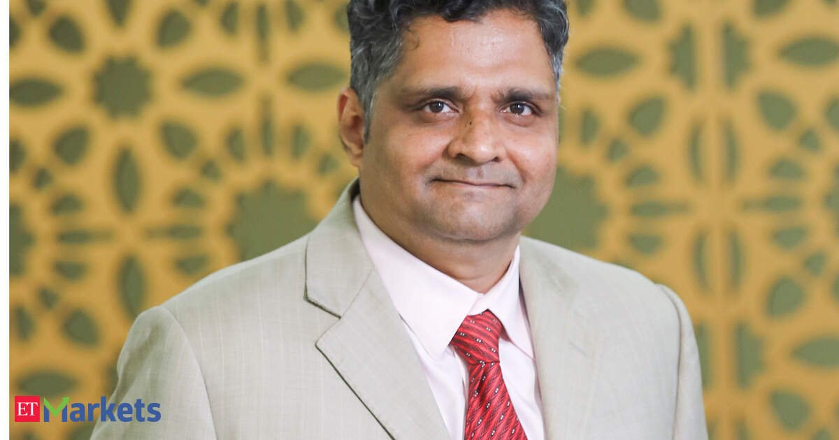 Largecaps over midcaps, banks over PSUs: V Srivatsa reveals where smart money is heading