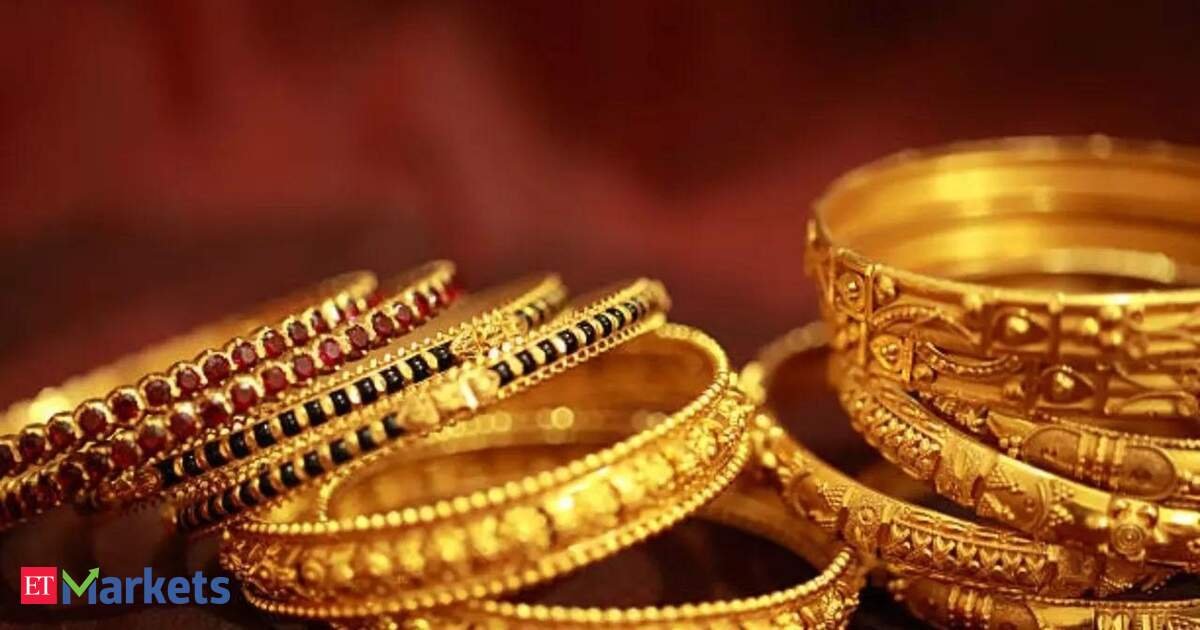Gold futures sink to three-month low as dollar rally batters bullion