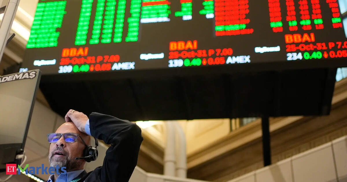 US stocks: Nasdaq, S&P end lower in volatile session as tech stocks retreat