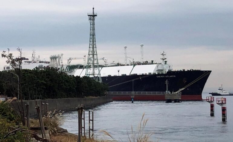 Qatar brings LNG tankers into Hormuz despite shipping slowdown