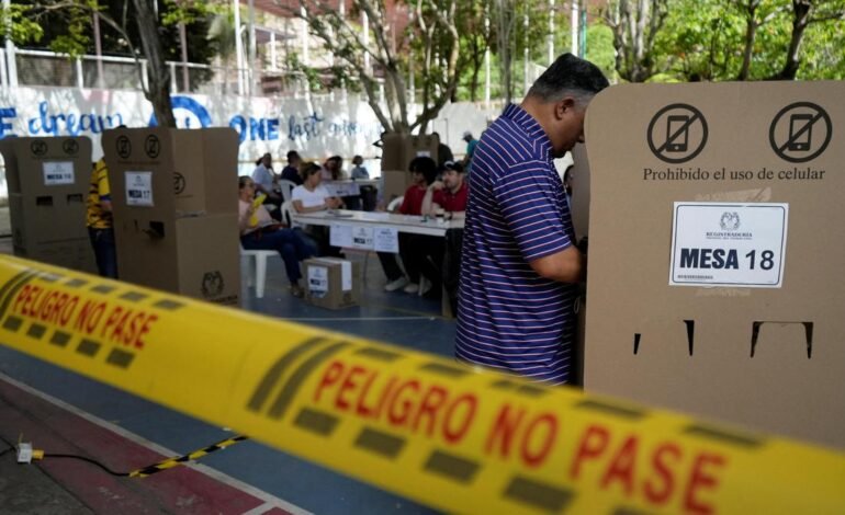 Colombians vote in Presidential runoff