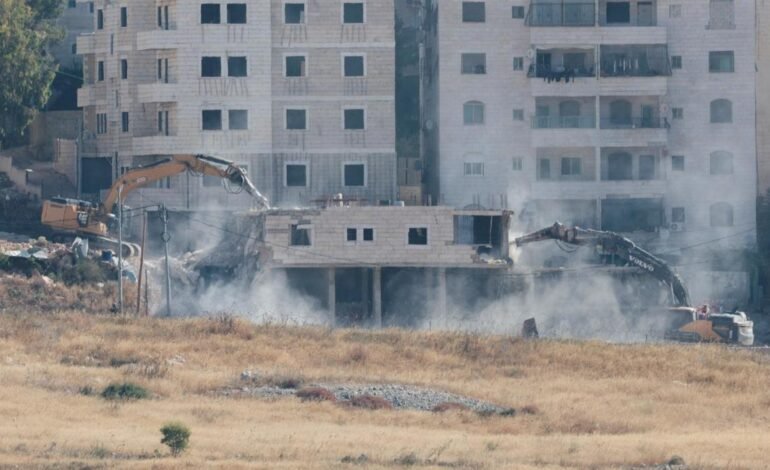 Israeli soldiers shoot dead two Palestinian teens in West Bank