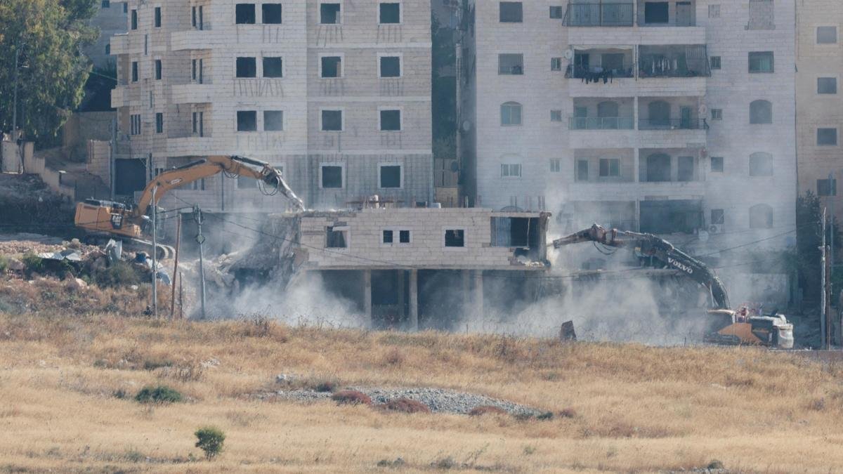 Israeli soldiers shoot dead two Palestinian teens in West Bank