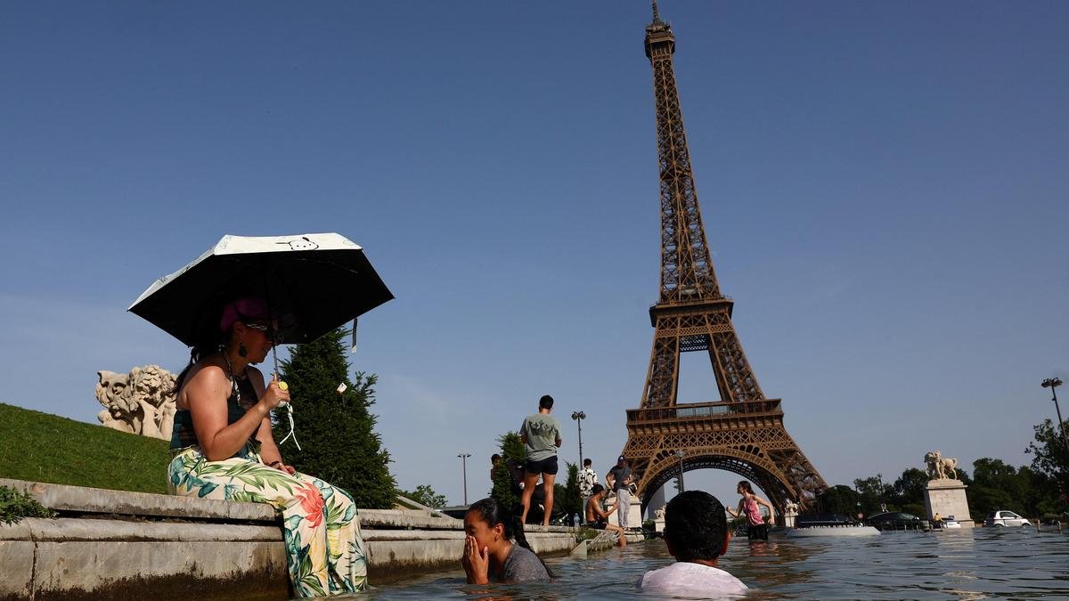 France heatwave’s first major outage leaves 68,000 homes without power