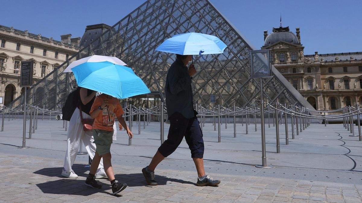 Europe heatwave is ‘price to pay for fossil fuel pollution’: UN climate chief
