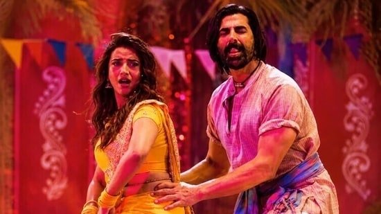 Akshara Singh says Akshay Kumar continued to shoot Ghis Ghis Ghis song despite having 104 degree fever